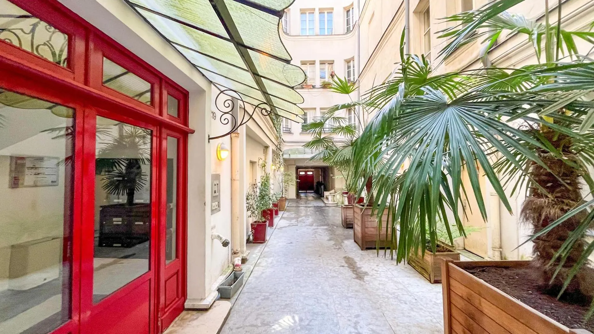 Urban Flat 67 - Spacious Flat In Central Paris Frankrig