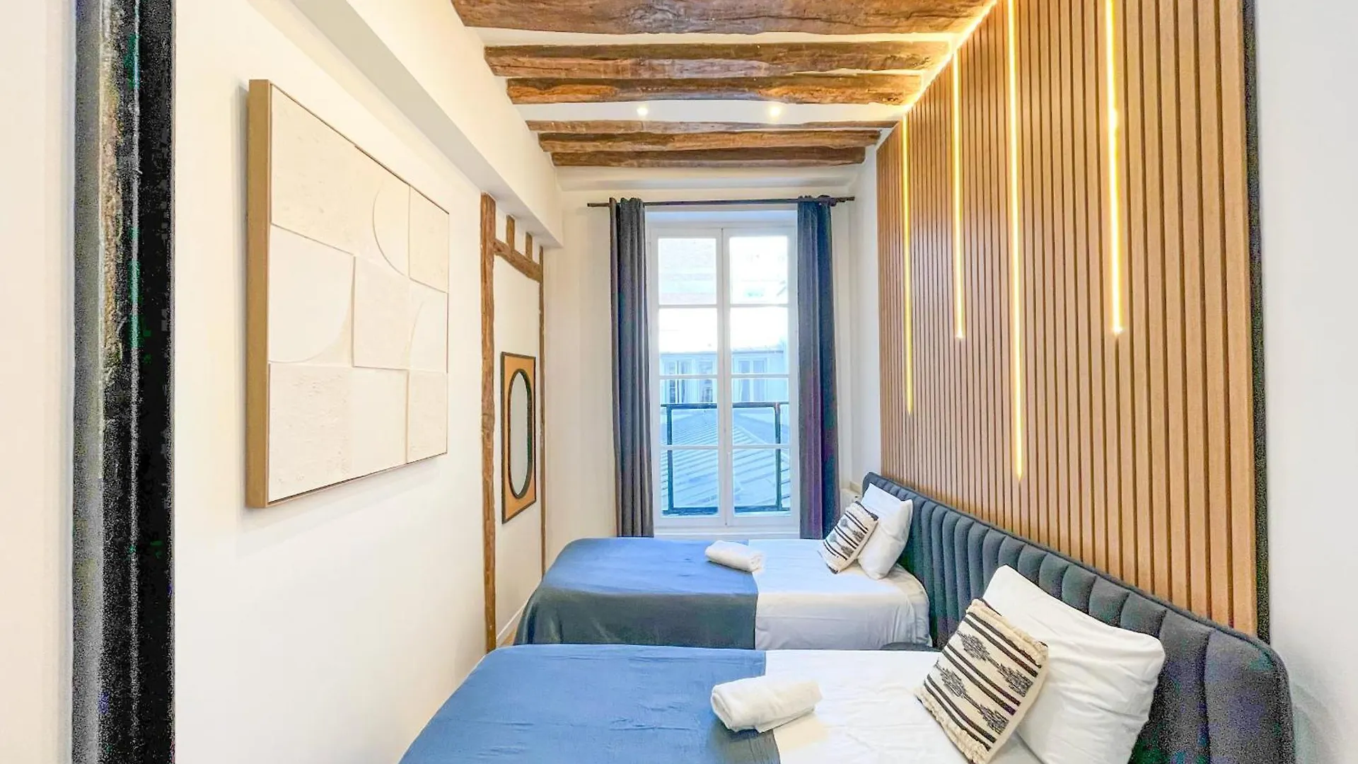Urban Flat 67 - Spacious Flat In Central Paris