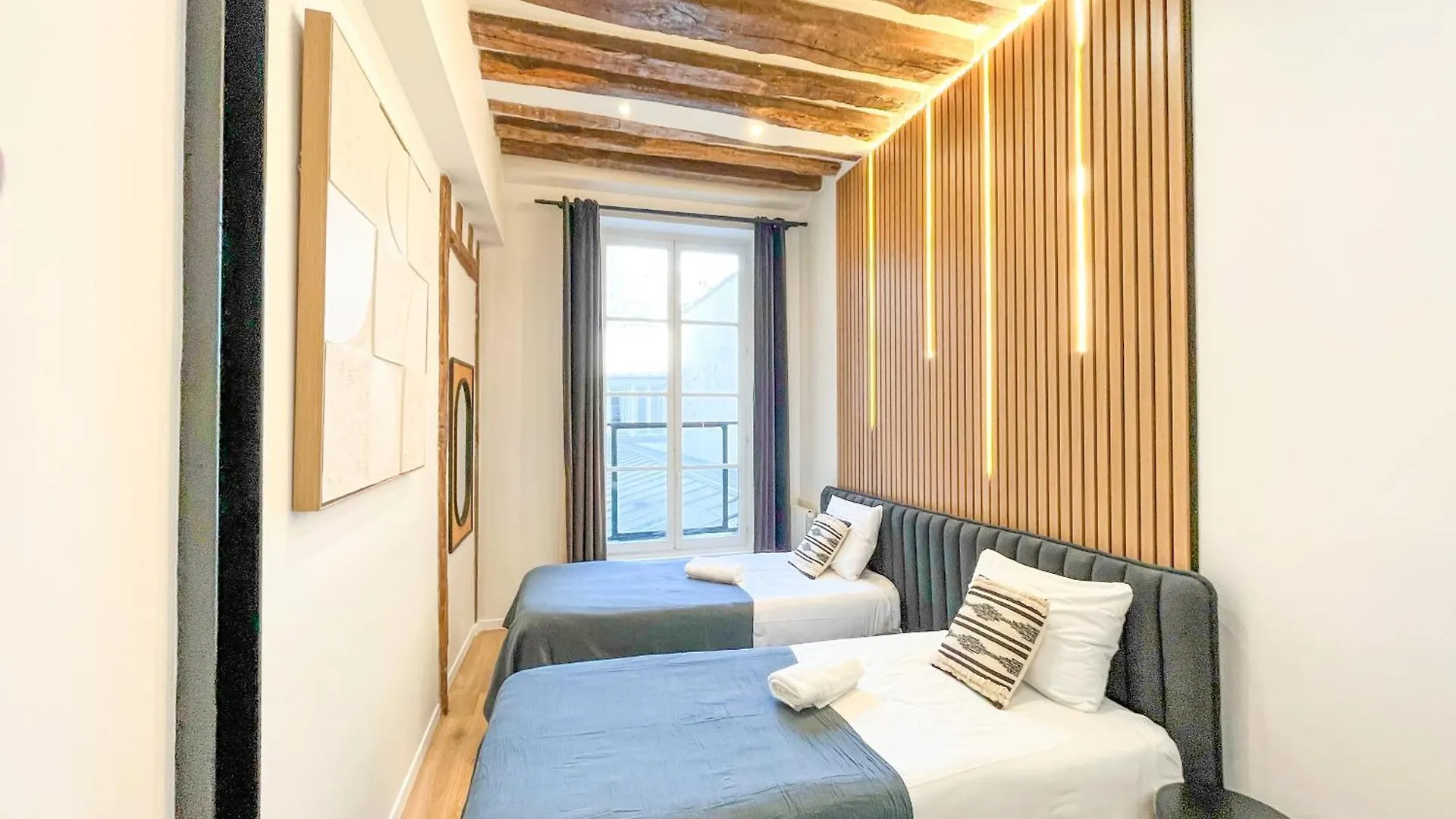 Urban Flat 67 - Spacious Flat In Central Paris